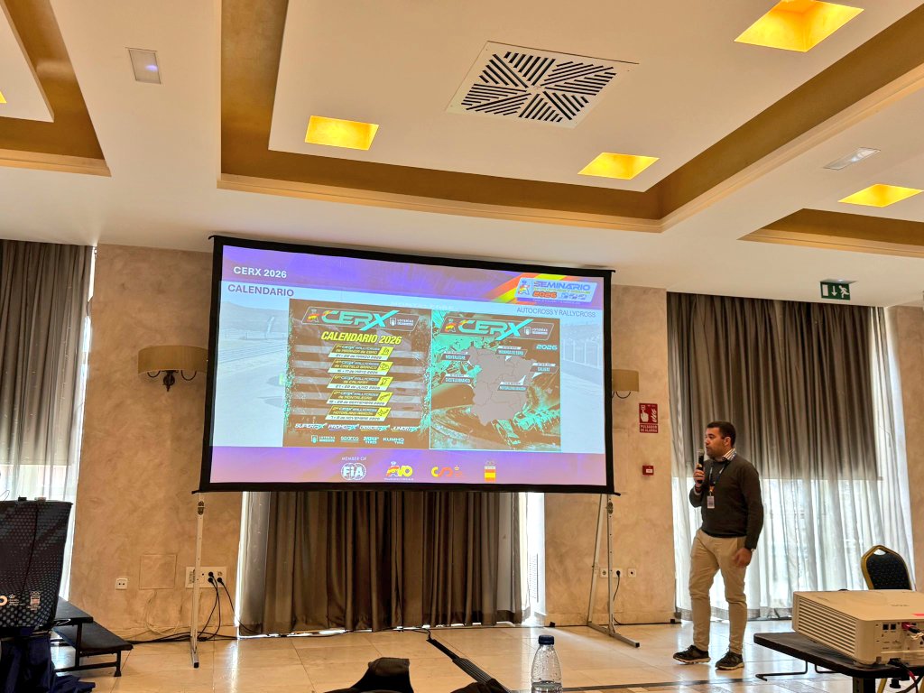 Seminario de Voluntarios y Oficiales <a href="/RFEdeA/">Real Federación Española de Automovilismo</a> 2026.

<a href="/AransaSergi/">Sergi Merino</a> y <a href="/PLC24/">Pablo López Castillo</a> asistieron a reuniones y diversas ponencias en el evento organizado para reunir en Toledo a más de 600 oficiales de automovilismo, organizadores y voluntarios.

#GraciasOficial #Automovilismo #Motorsport