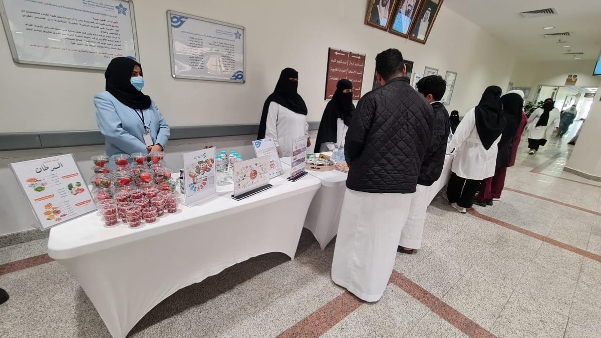 E1_RTH's tweet photo. في إطار جهوده التوعوية، فعّل مستشفى #رأس_تنورة العام والمراكز الصحية التابعة له، أحد مكونات #تجمع_الشرقية_الصحي اليوم العالمي لسرطان عنق الرحم وسرطان القولون، بهدف رفع الوعي بأهمية الكشف المبكر وطرق الوقاية، مع توفير اللقاحات للزوار
#سرطان_القولون
#الكشف_المبكر https://t.co/FsvsDNegSr
