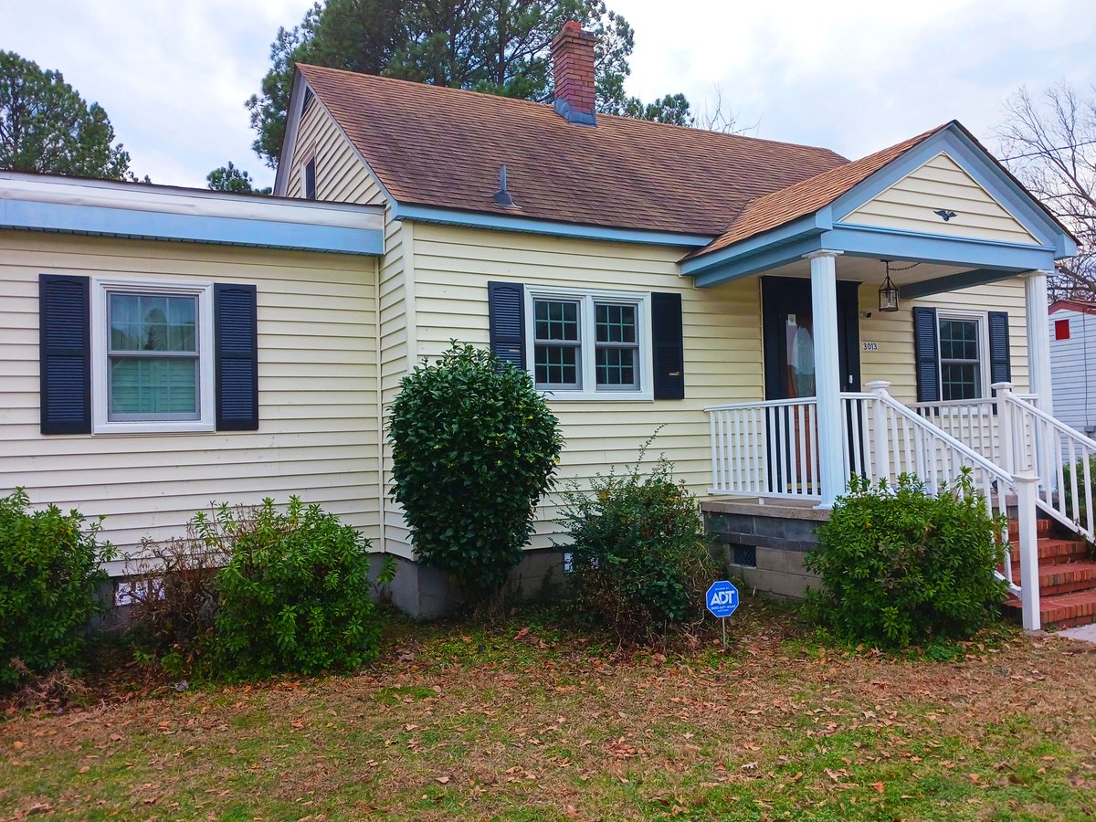 MrRogersWindows's tweet photo. “So happy with the results!” - Robert Smith

Great work to Chuck and his install team!

#MrRogersWindows #ChesapeakeVA #WindowInstall #HomeImprovementAfterPic #SatisfiedCustomer #ShopLocal757 #HamptonRoads #EfficientEnergyHomeImprovement #YorktownVA #ElizabethCityNC https://t.co/1Yha86YkjN