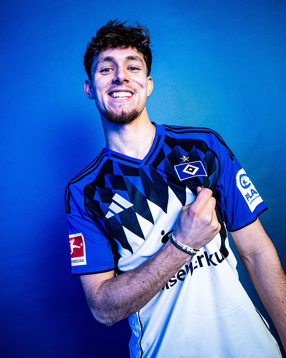 Welcome back, Otto! 😍🙌

Unser Eigengewächs kehrt vorzeitig zu uns zurück und unterschreibt eine bereits im Vorfeld vereinbarte Vertragsverlängerung. 🔄✍️

Alle Infos 👉 hsv.link/Otto_Manu_DD

#nurderHSV