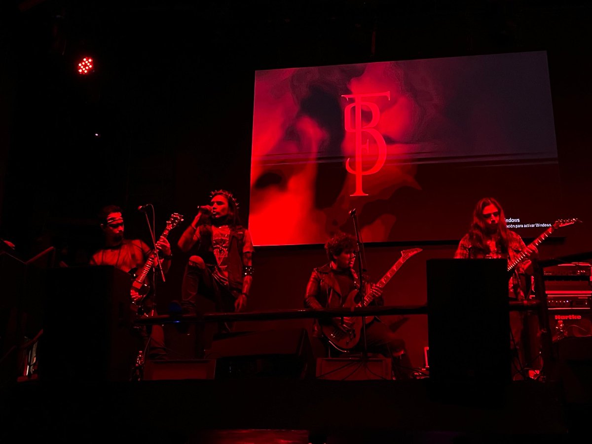 SilverFBullets's tweet photo. Todavía estamos procesando la explosión de Texcoco. 🤯⚡️
Gracias infinitas a todos los que se lanzaron al Doppler y nos entregaron hasta el último aliento. Ver a la familia crecer y responder con esa intensidad es lo que nos mantiene vivos. https://t.co/WvnhfyOT5B