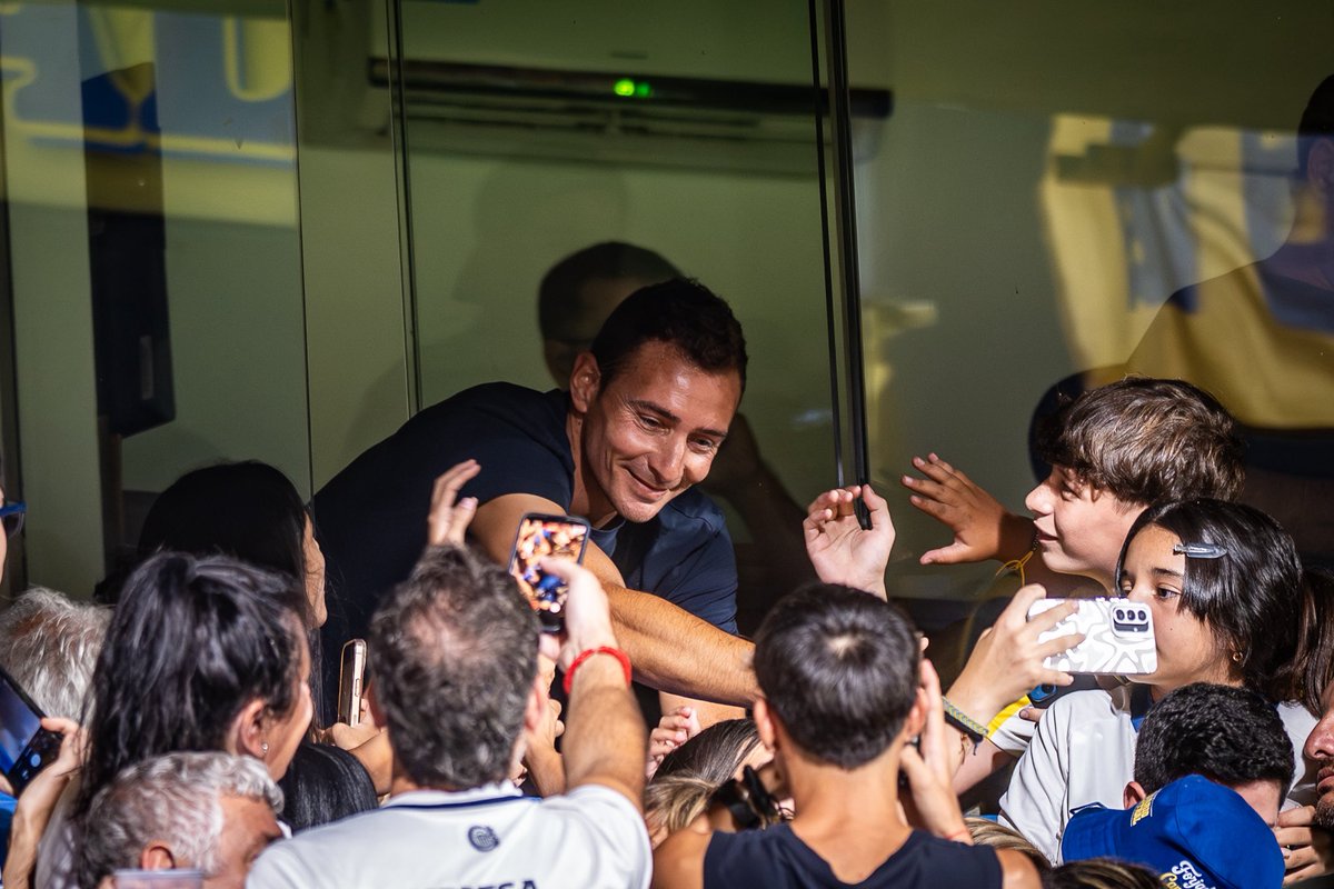 a_lautaro1O's tweet photo. El pueblo no olvida a quien lo hizo feliz! 
MR9♥️ https://t.co/vT55AHUzKD