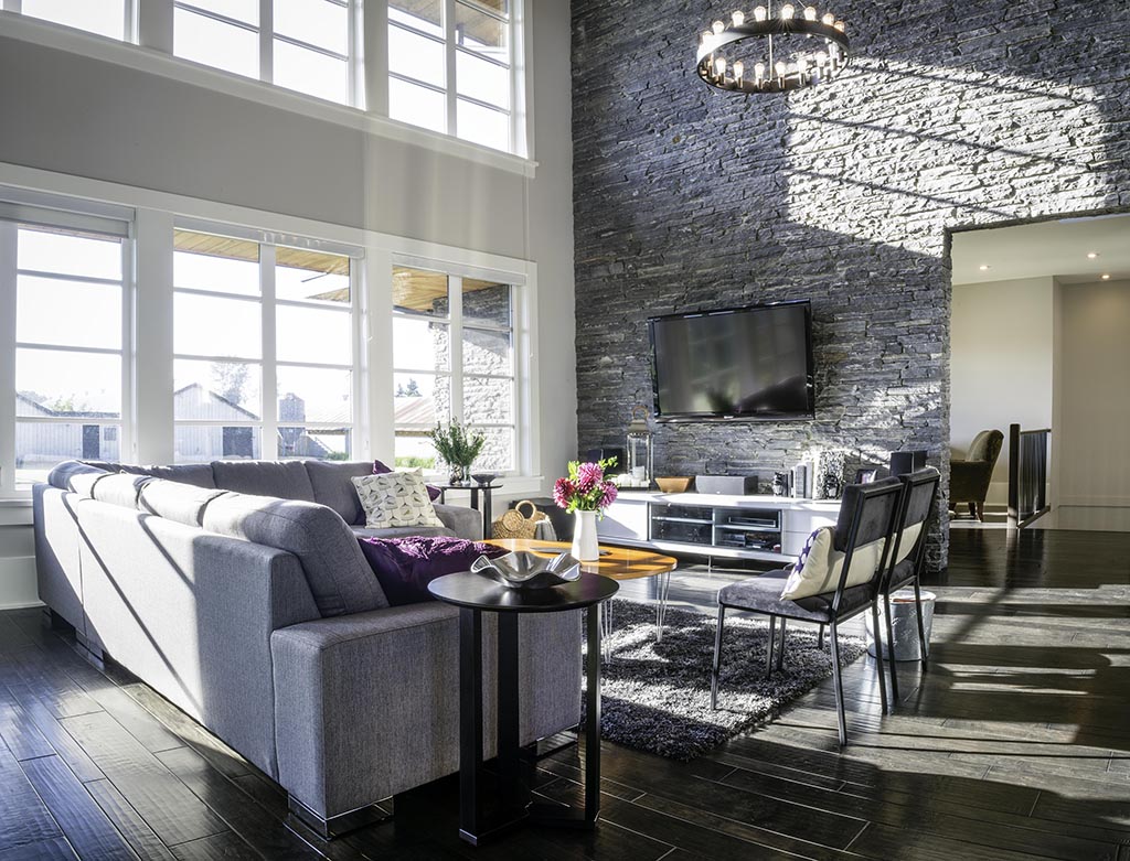 Westeck_Windows's tweet photo. 💐Spring light transforms everything.

When your windows are designed to welcome the season, every room becomes brighter, healthier, and more efficient. 
This is where thoughtful window design pays off. 

#WesteckWindows #CustomHomes #HomeDesign #NaturalLight #SpringInteriors https://t.co/piLZ5J41dA