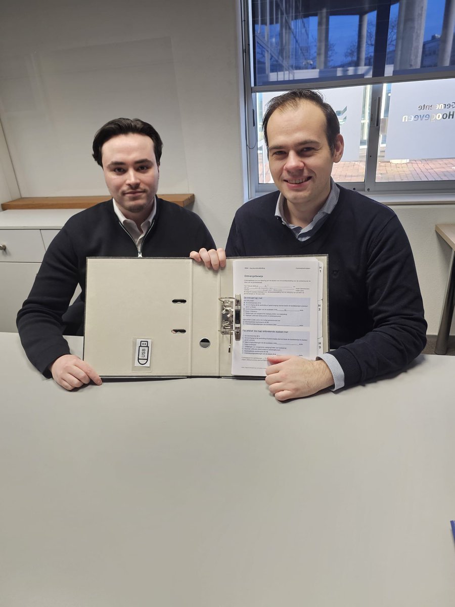 🗳 Zojuist hebben wij onze officiële kieslijst ingeleverd bij de gemeente.

💪🏻 Met onze toppers en een helder verhaal gaan wij voor een sterk resultaat.

Tijd voor een politiek die niet wegkijkt, maar keuzes maakt en verantwoordelijkheid neemt.

✅️ FVD staat pal voor Hoogeveen!