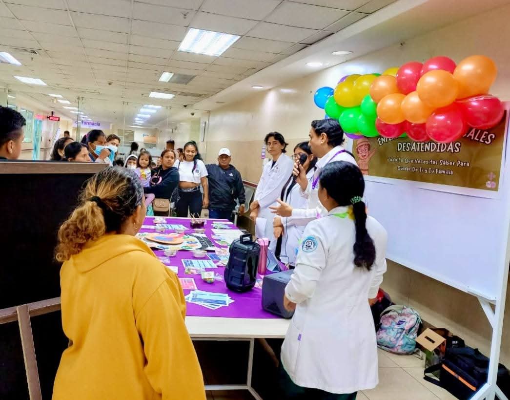 HospitalHFIB's tweet photo. Las enfermedades infecciosas desatendidas y las transmitidas por vectores afectan principalmente a poblaciones vulnerables. Dengue, Zika y chikungunya también impactan en zonas urbanas. Su control requiere un enfoque integral, multisectorial y costo-efectivo.
#ElNuevoEcuador https://t.co/kPSBlNeZ4Z