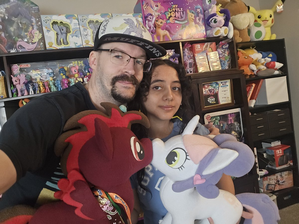 Tootsie4ever1's tweet image. So my online gf officially  moved in. :D