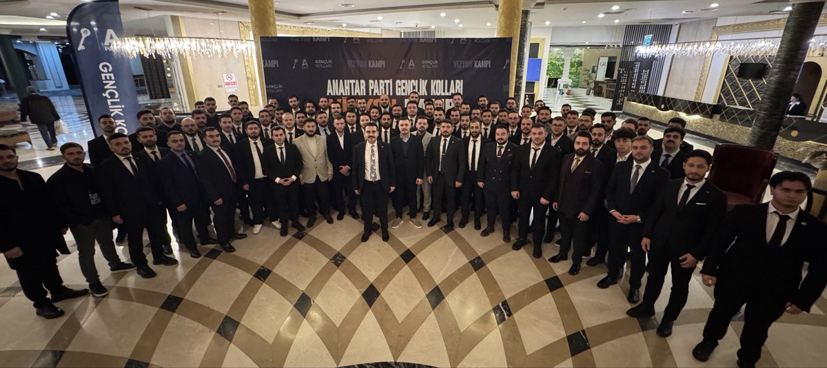 HatabayTR's tweet photo. Türk Gençliğinin tamamını ayırmadan, kayırmadan kendi gibi bilen ve kolektif şuurla hepsi için çalışmayı ödev addeden; ruhen, zihnen ve bedenen zinde bir gençlik Genel Başkanımız Sayın Yavuz AĞIRALİOĞLU’nun liderliğinde Türkiye’yi ayağa kaldıracak ve hak ettiği yere taşıyacak. https://t.co/rXaxeYdOUJ