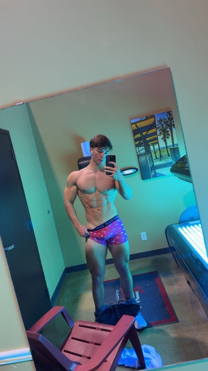 Anonymous755550's tweet image. Summer tan ready