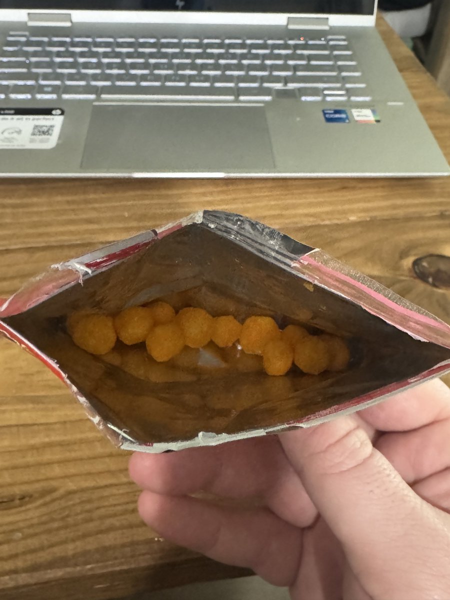 Lippy_Mate tweet media