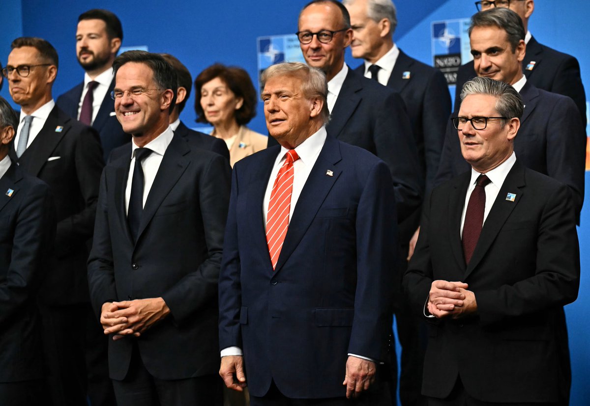 Which group of people would you feel comfortable babysitting your daughter?

The group on the left.⬅️
Or
The group on the right.➡️