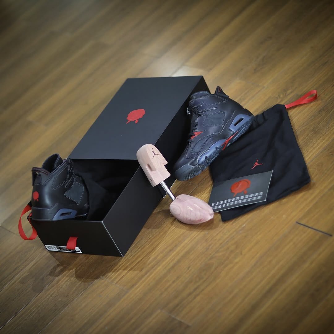 Closer look at the special packaging 📦