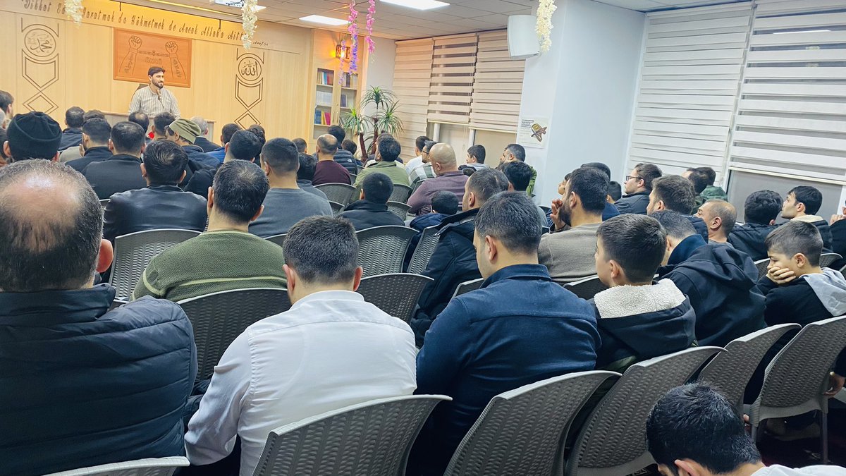 fneslidernegi's tweet photo. 🌙Rahmetin gazaba galip geldiği,
🌿Gönüllerin affa açıldığı,
🤲🏻Duaların semaya yükseldiği mübarek #BeratGecesi…
Ya Rabbi! Bizleri affına mazhar olan kullarından eyle.

Gecemizden kareler https://t.co/BecpEe4qHP