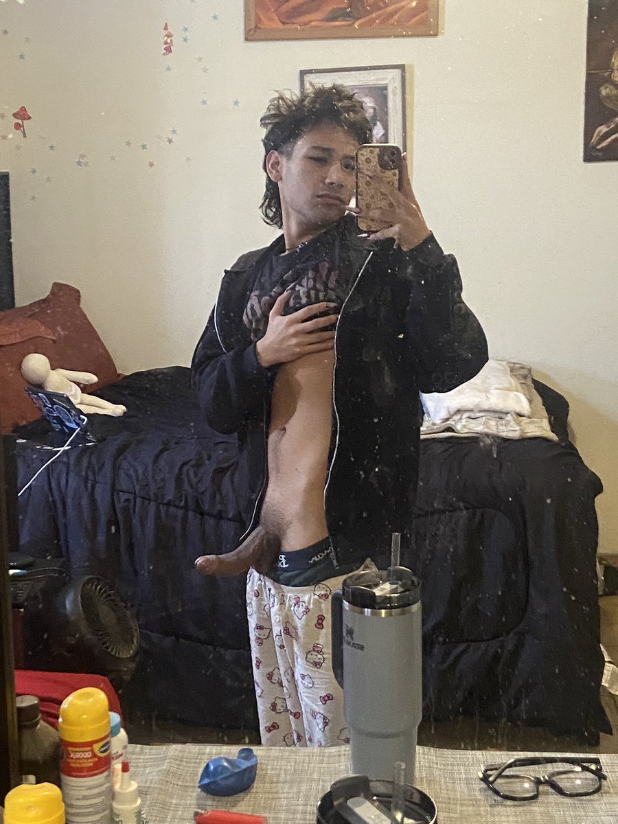Ladybugboi333's tweet photo. Sleepy asf #uncut https://t.co/r45N5kZXwG