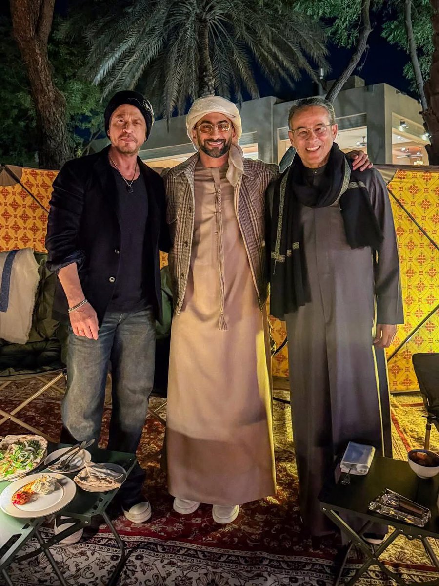 TeamSRKWarriors's tweet photo. Private dinner. Global icons. Timeless King. 👑🌍
Shah Rukh Khan with Anas and Emaar founder Mohamed Alabbar in Dubai, legacy in the making, hearts already conquered. 🔥✨

#ShahRukhKhan https://t.co/y9QKsJupGT