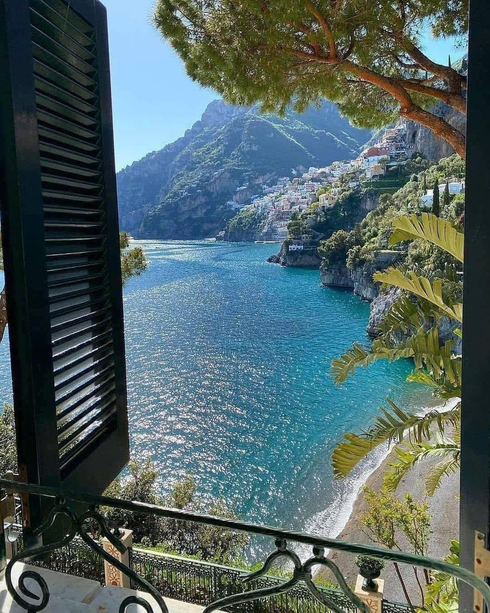 nritravelogue's tweet photo. Positano, Italy 🇮🇹 https://t.co/KCIprdF0m9