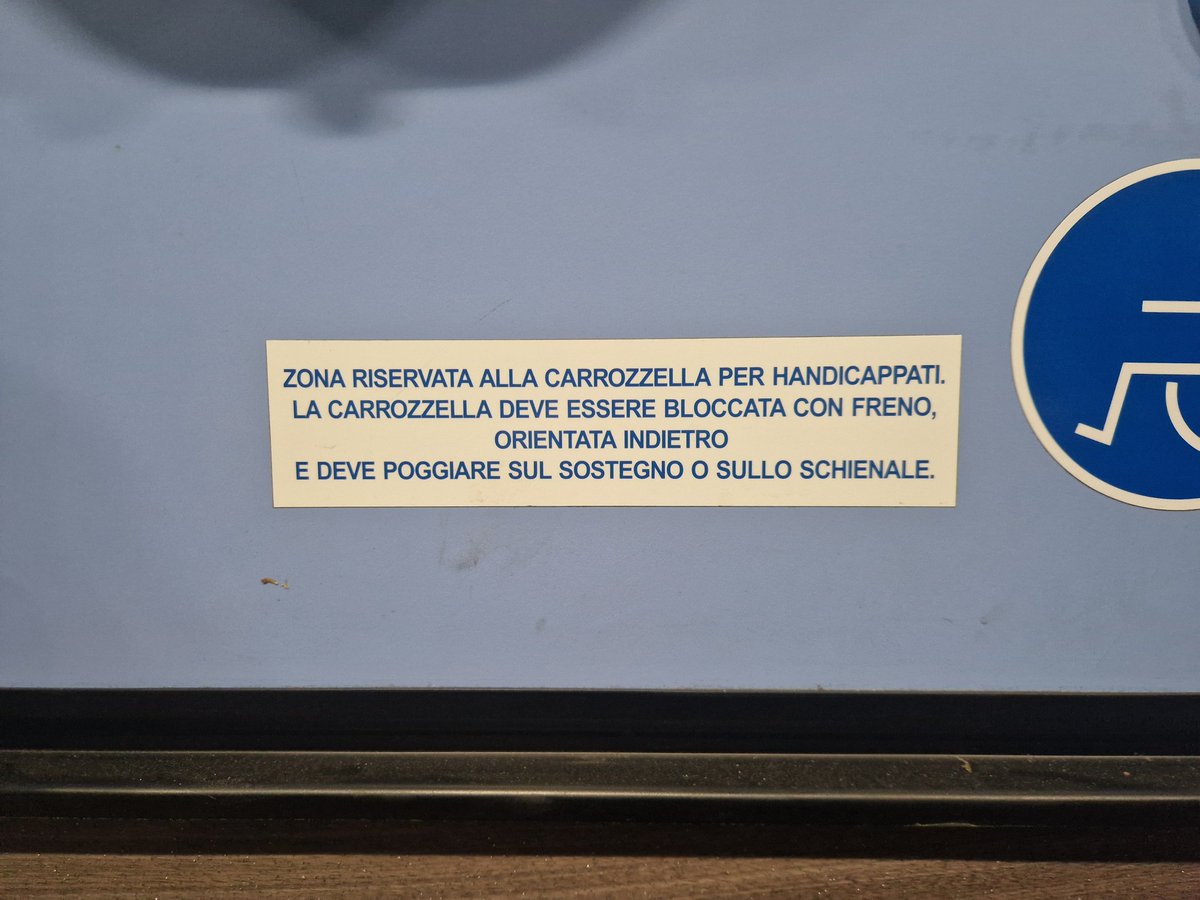 ottagdotcom's tweet photo. Buona sera, @atm_informa mi sa che sulle nuove vetture (targa GS) bisogna rivedere gli adesivi... Non leggevo 'handicappati' da qualche decennio https://t.co/tgqYJxLoI7