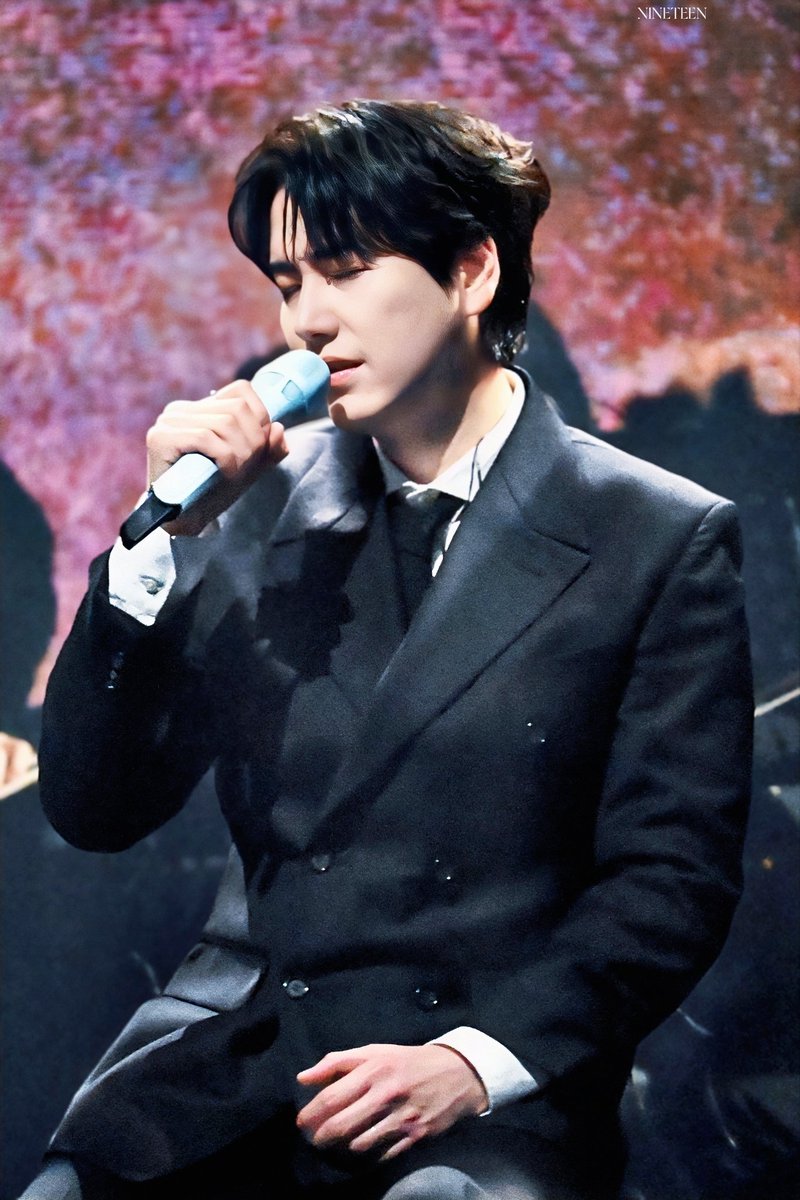 정장남 최고^^
#첫눈처럼_내려온_규현이생일 
#규현아_사랑해
#규현 #KYUHYUN 
#キュヒョン #圭贤