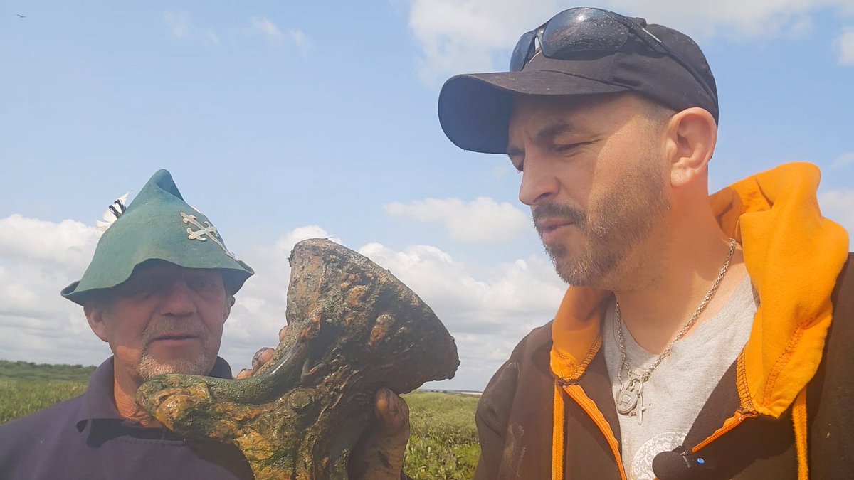 Simon Bourne tweet media