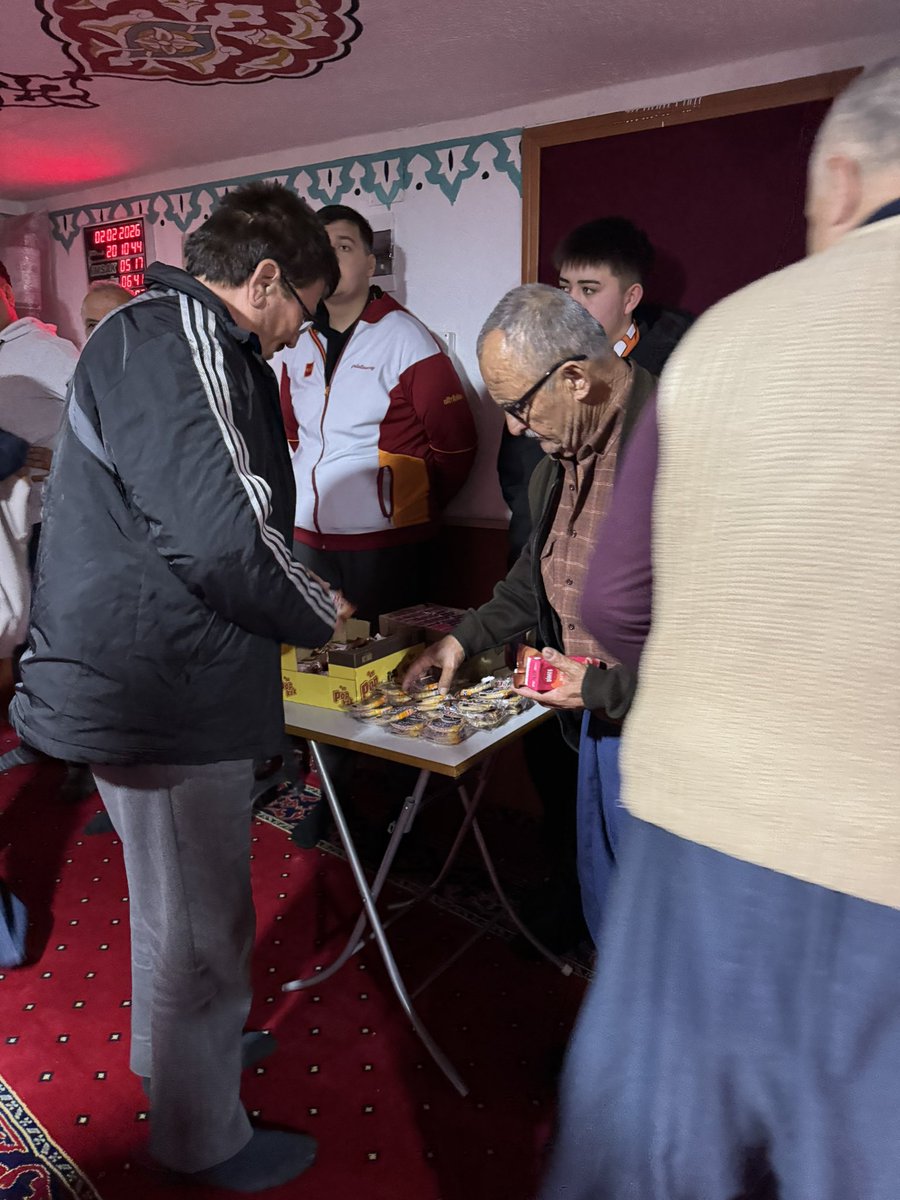 Berat Kandilimiz Mübarek Olsun

Mübarek Berat Kandilinde ilçemiz Fatih Camiinde yatsı namazı çıkışında ikramlarda bulunduk.

#uAYurtiçi #ultrAslanAnamur