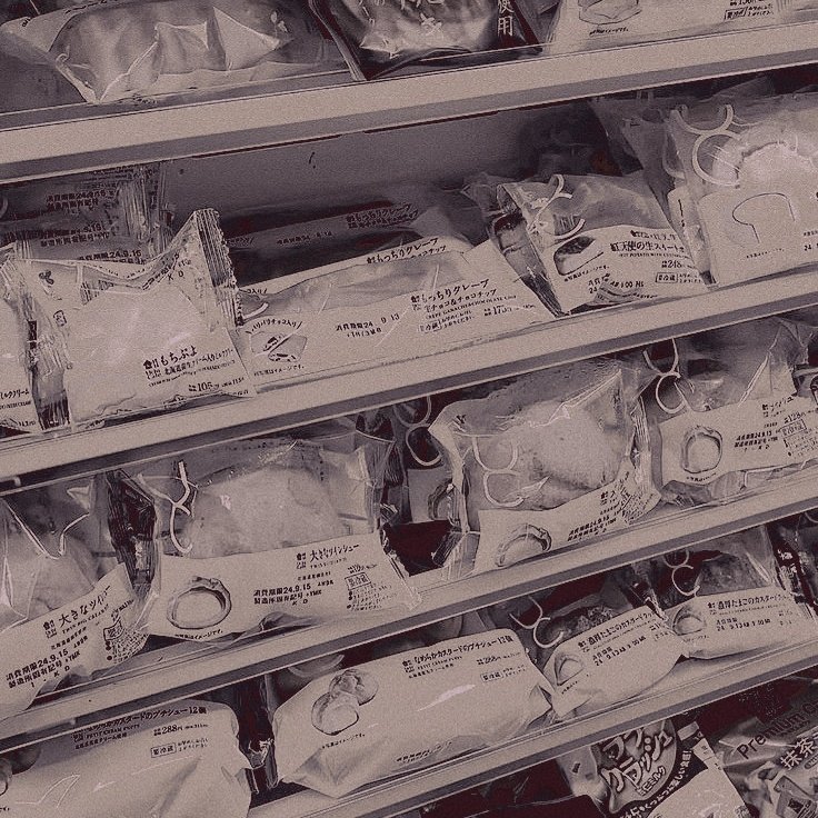 ️️
 ️️
ㅤ
Guess who’s suddenly craving something sweet at midnight? Lucky me, Mas Evan was willing to come along. Hehehe. 😘

 ️️
 ️️