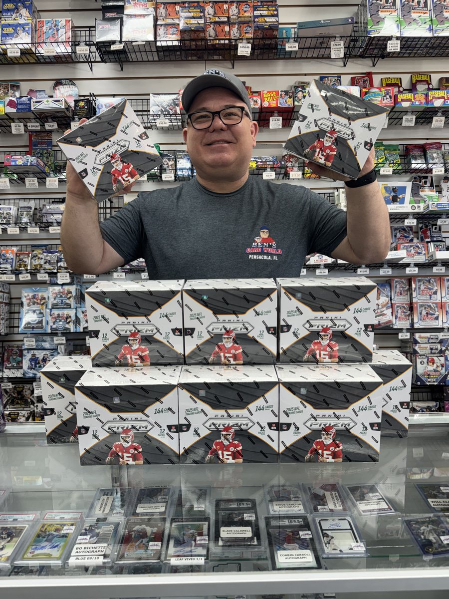 Ben's Card World tweet media