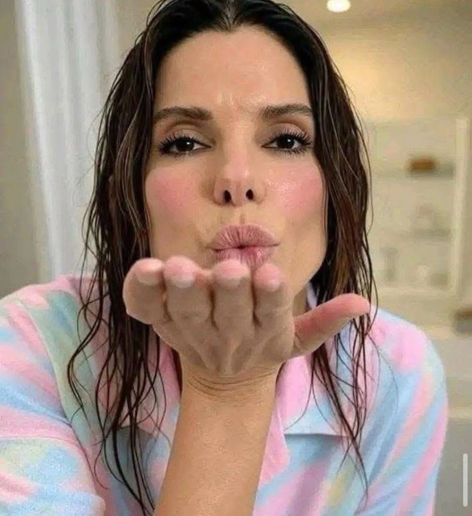 Sandra Bullock tweet media