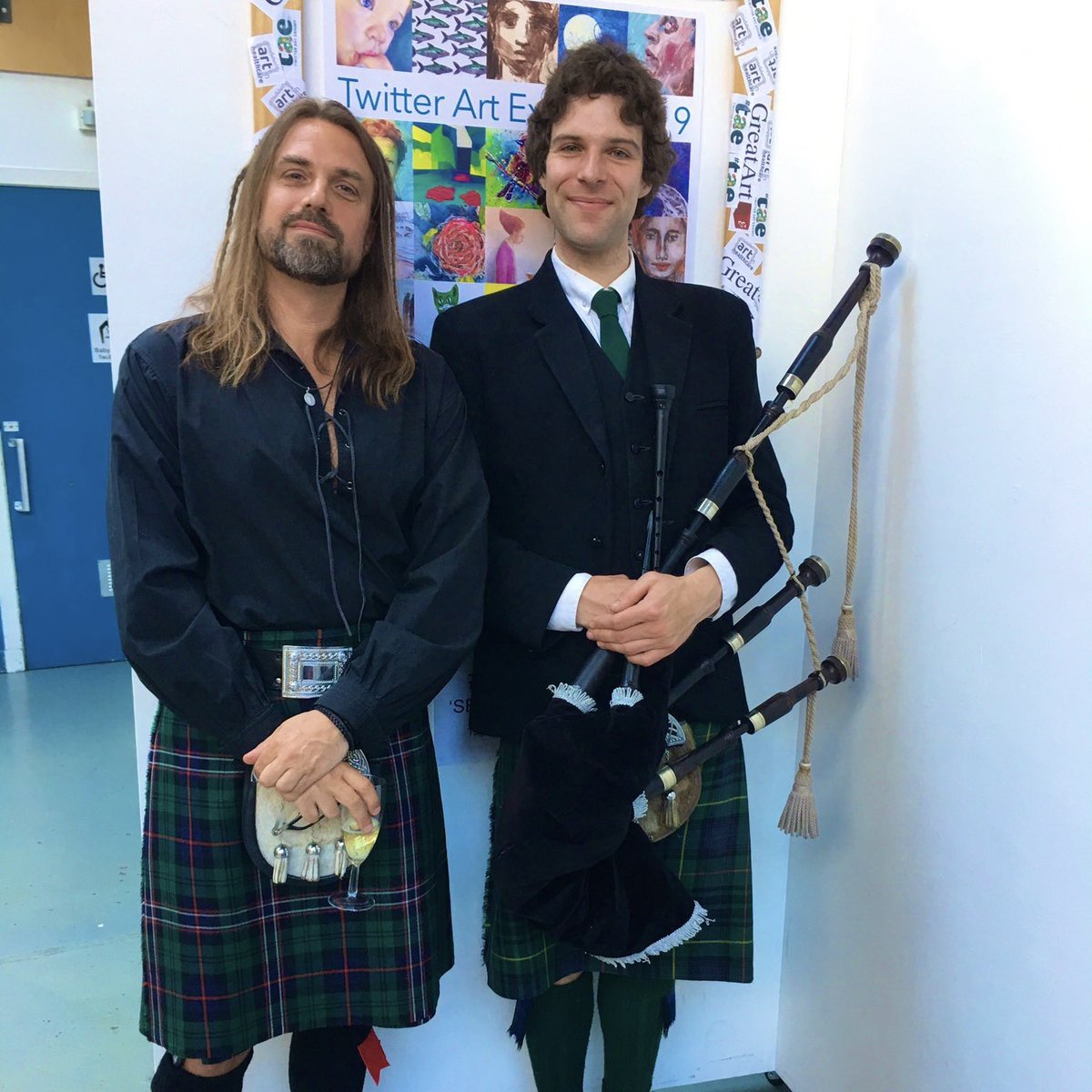 POSTCARD ART EXHIBIT - Art for a Cause 🌏 🎨 tweet media