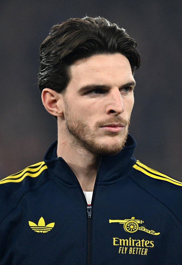 Enzo Fernandez back to back seasons with more G/A than the CB playing in midfield.