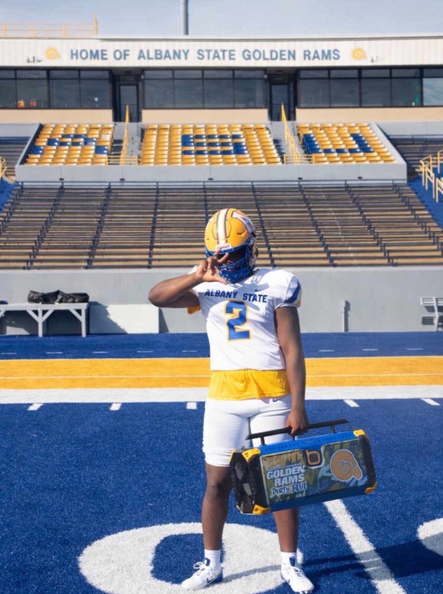 Roosevelt Holland tweet media