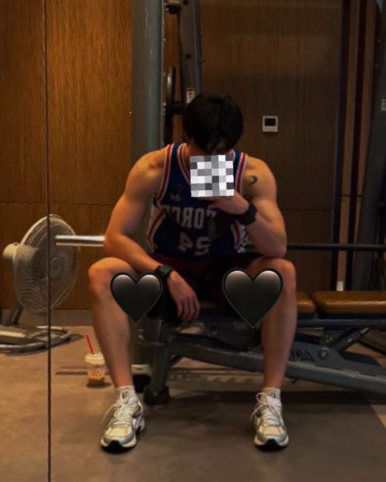 Same place✔️
Same Gym✔️
Same trainer✔️
Same position ✔️

Boyfriend’s vibes 💯