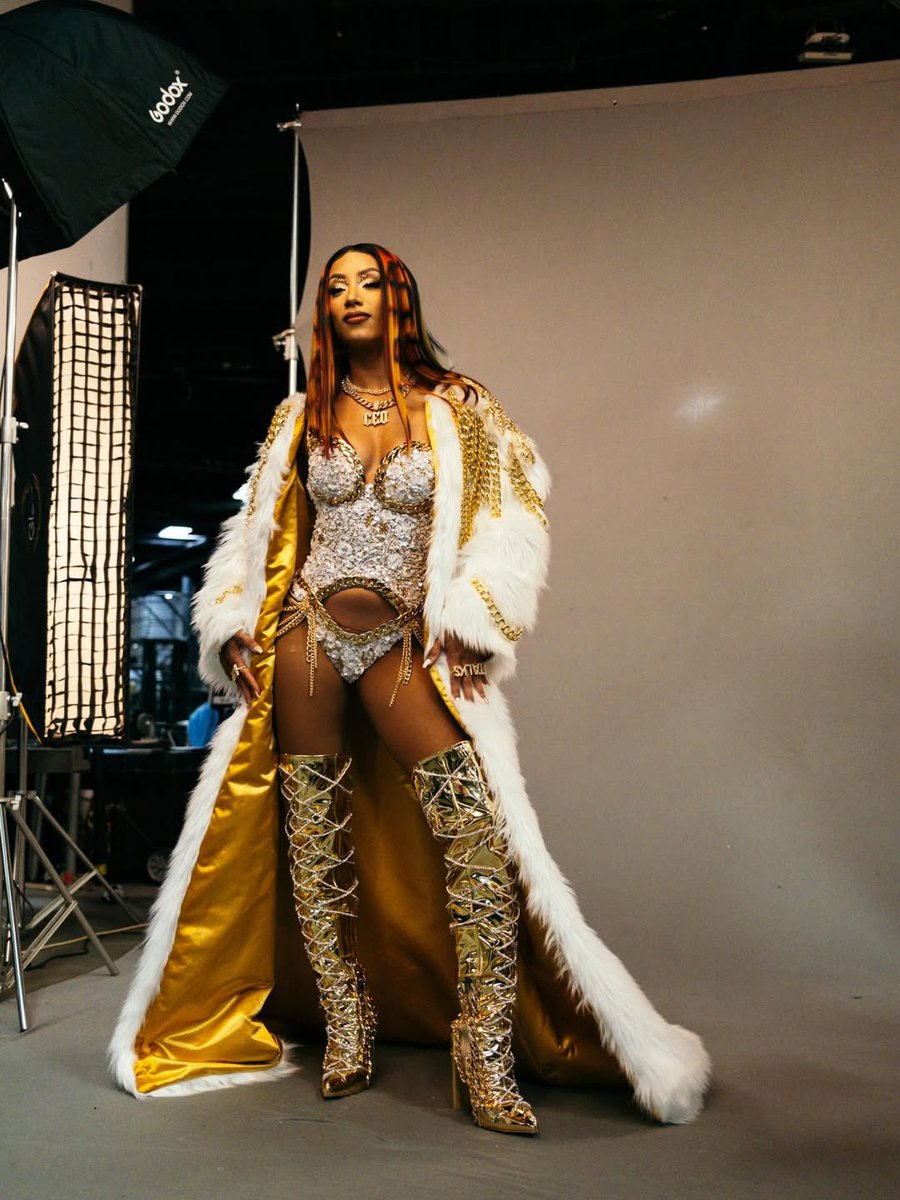 RealDealKrew's tweet image. “Where the Moné resides”

Mercedes Moné IG 📸