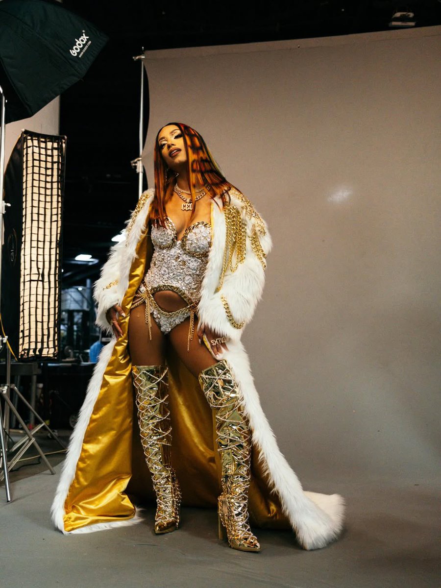 RealDealKrew's tweet image. “Where the Moné resides”

Mercedes Moné IG 📸