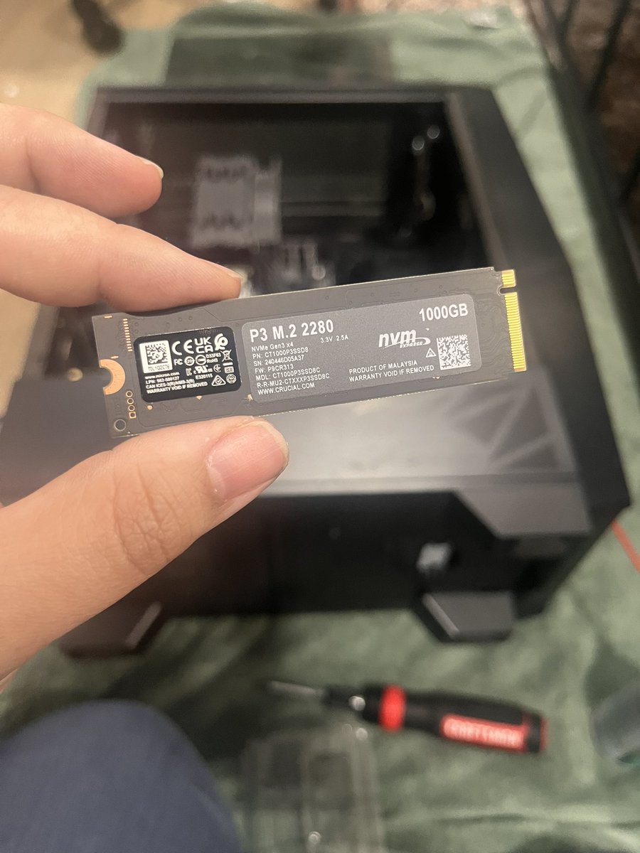 cryoculus's tweet image. This is like gold rn (ssd I ordered right before the prices shot up)