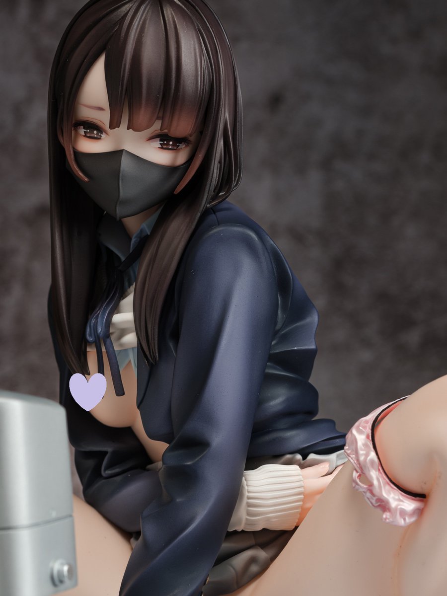 前々から思ったんですけどね。
過去に発売した1/6スケールのこの娘たち。

1/4にスケールアップしてM字開脚はそのままに腕や表情や若干のポーズ変更を新規造形でアレンジしたら「M～Domination～」シリーズと親和性が高そう。

新造形でラインナップに組み込んでみたいなって。 