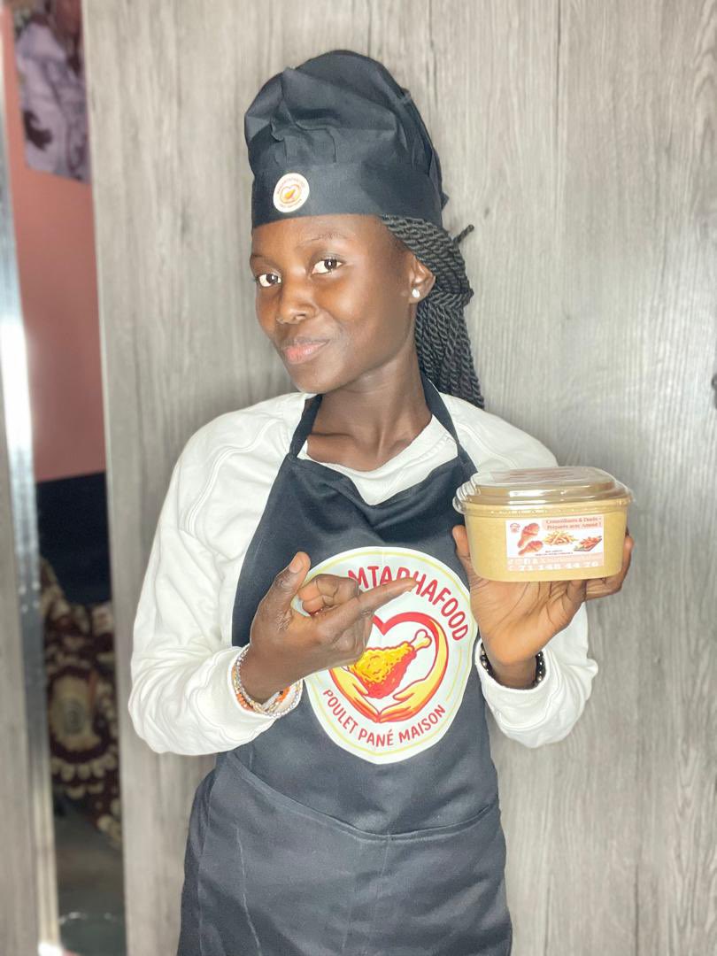 mariamtaphafood's tweet image. Envie de vrai Poulet Pané Fait Maison ?

Madame et moi vous régalons aujourd’hui ! 
Fait maison avec passion 
Croustillant et savoureux 
À partir de 1.000 Fcfa seulement !

Commandez vite au 71 148 44 76