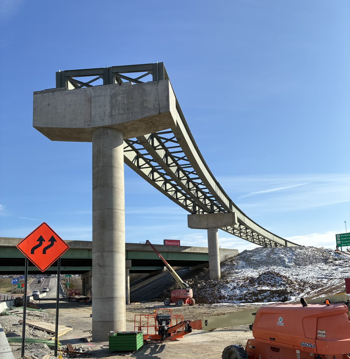 StuppBridgeCo's tweet photo. Unit 1 of the NB US63 Ramp to I70 WB in Boone County, MO is in the air!  We are proud to supply fabricated steel for @MoDOT's massive Improve I-70 project which will add an additional lane of traffic to I-70 across the state. https://t.co/iRmxLAOZtW