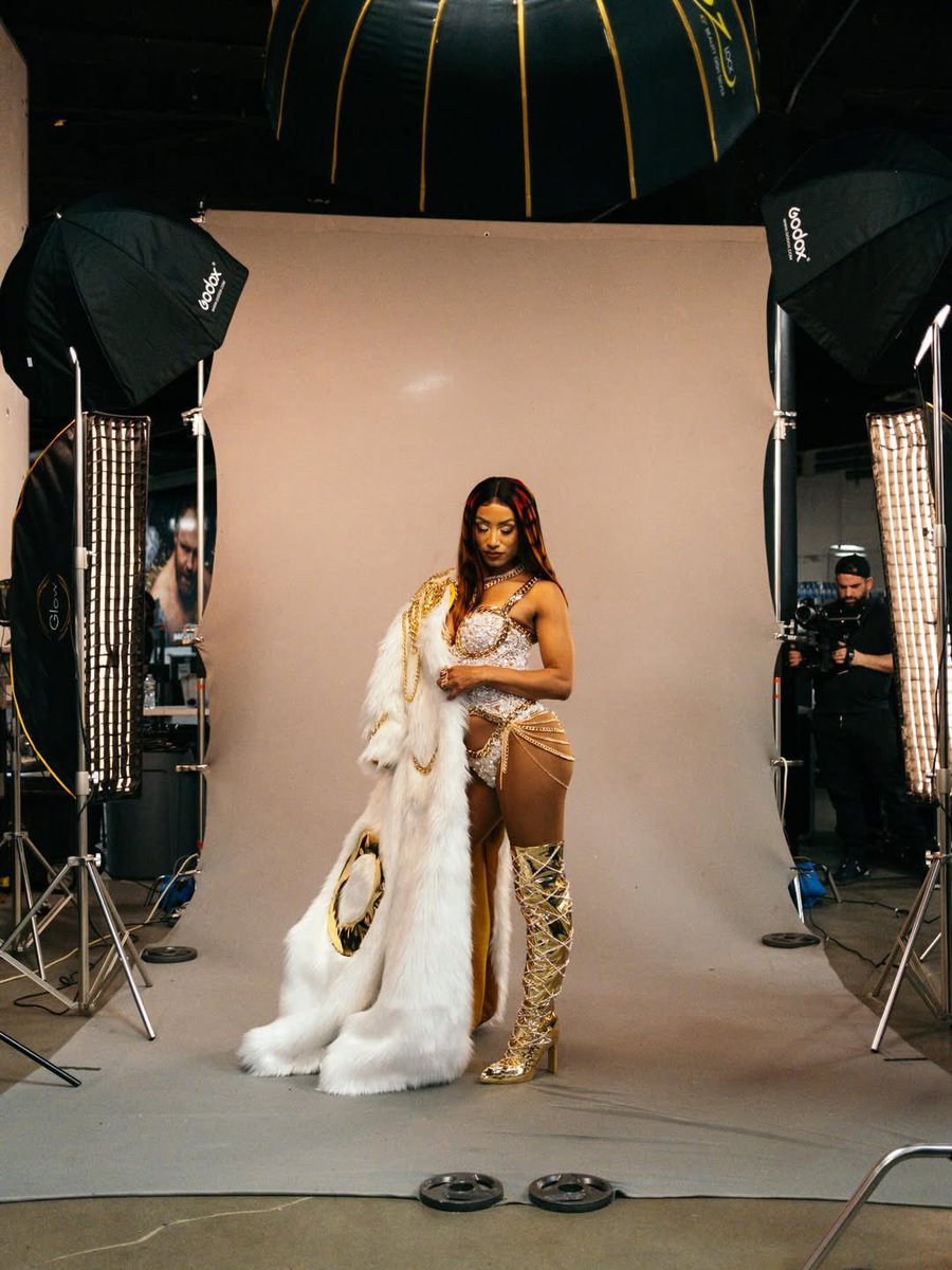 RealDealKrew's tweet image. “Where the Moné resides”

Mercedes Moné IG 📸