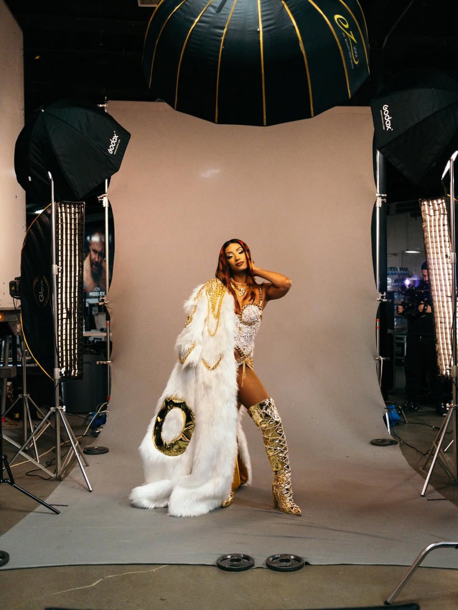 RealDealKrew's tweet image. “Where the Moné resides”

Mercedes Moné IG 📸