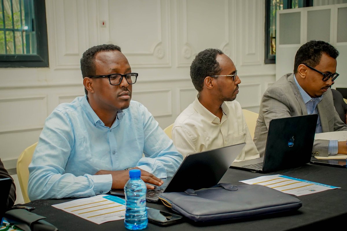 SoDMA_Somalia's tweet photo. 4/ Concluding the forum, Commissioner Mohamud Moallim stressed that Somalia is facing a critical drought situation and called for collective, coordinated action to save lives and protect livelihoods. https://t.co/5iTobxsYCP