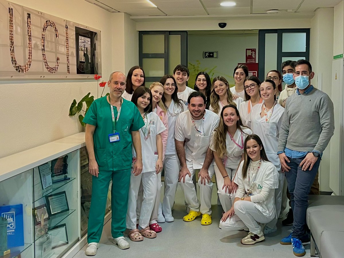 Cuidados Intensivos Hospital Reina Sofia tweet media