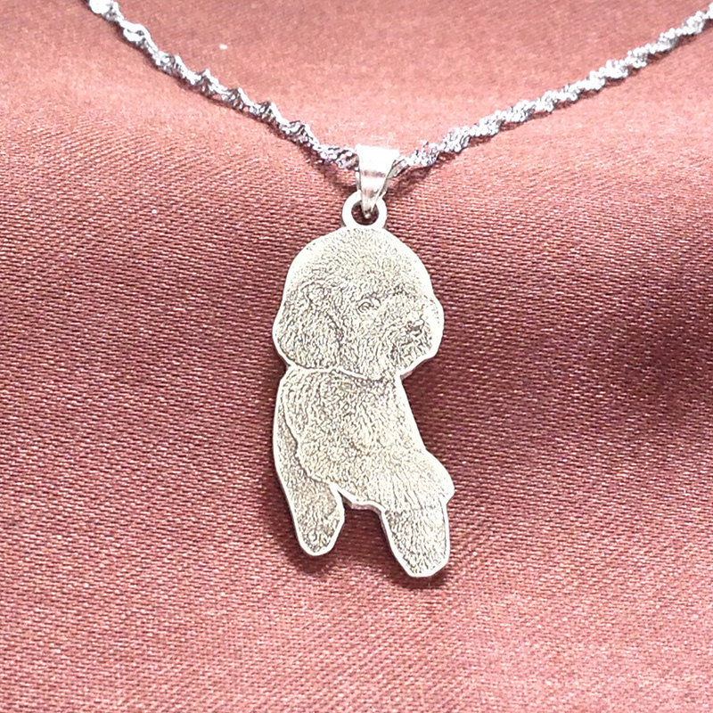 alluniqueness's tweet image. Give the ultimate nod to her favourite feline with our stunning silver necklace. Featuring a detailed #CustomCatPortrait, it's a truly unique #PersonalisedKeepsake. Comfy at 45cm+5cm, it's the purr-fect #GiftForCatMums. alluniqueness.com/Custom-Portrai…