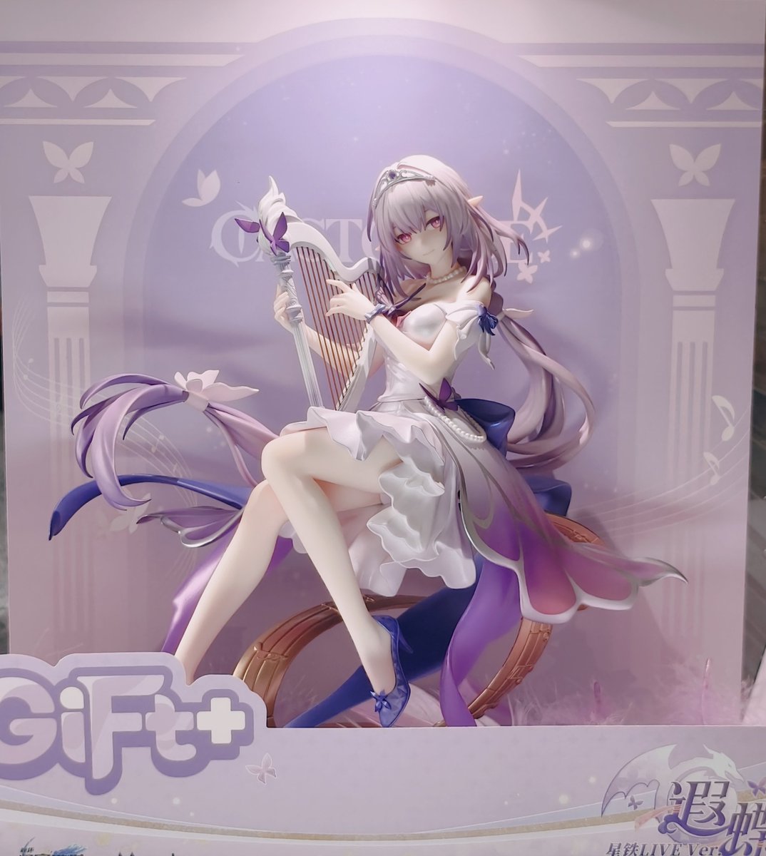 太美丽了我库库拍照(⁎⁍̴̛ᴗ⁍̴̛⁎)
oh she is so beautiful😚