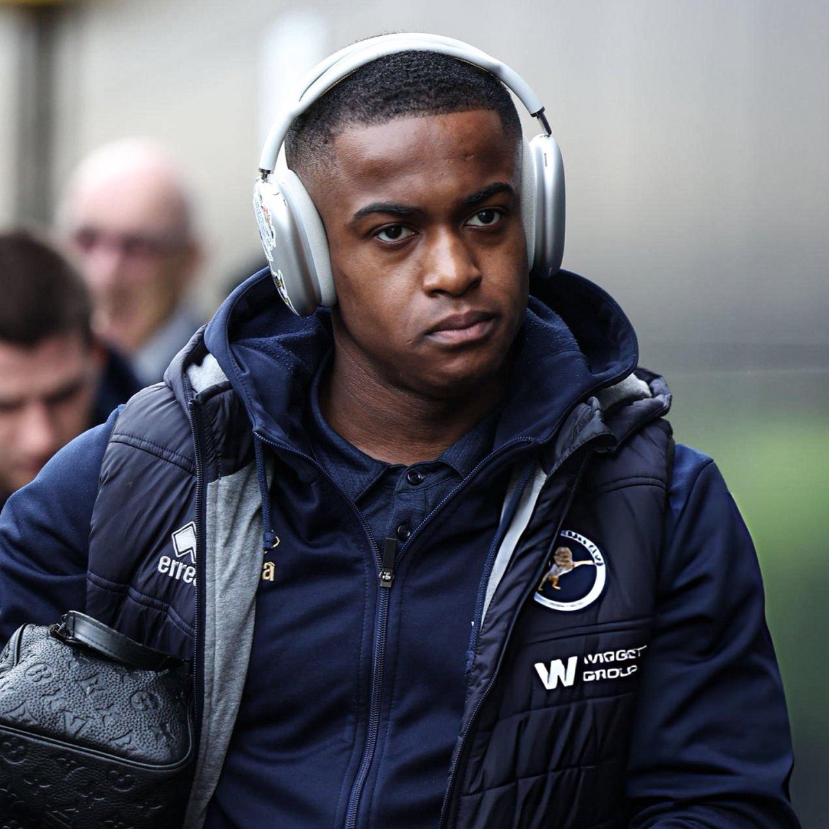 eflpublished tweet media