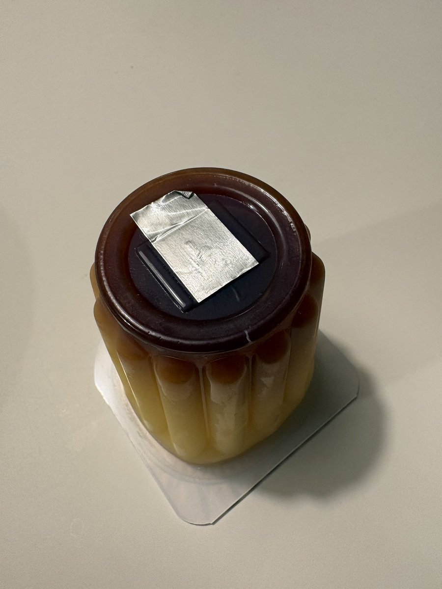 ChallengingPapp's tweet image. 【北欧サラリーマンの呟き】
大好きなLidelのプリン🍮

いつも最後にギザギザの縁にプリンが残ってしまい、意地で食べていたけど…これ、プッチンプリンだったんだ😇

あぁ、今までに掬い取れなかったプリンよ、ごめん🙇