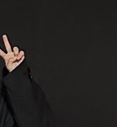 TarekModar's tweet image. テレビを飛ぶ 👨‍🎓