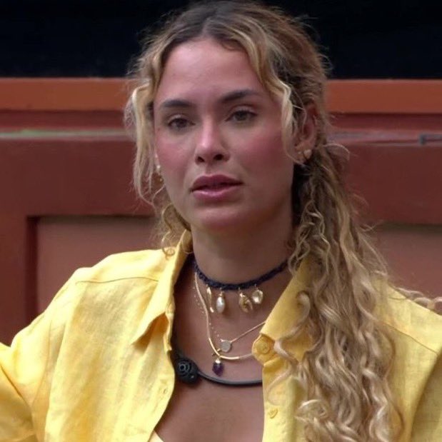 choquei's tweet image. 🚨ATENÇÃO: Sarah está INCOMODADA por Juliano andar de cueca pela casa e afirma que existem crianças que assistem o #BBB26:

“No chuveiro é uma coisa, agora ficar andando, rebolando pela casa de cueca não dá.”