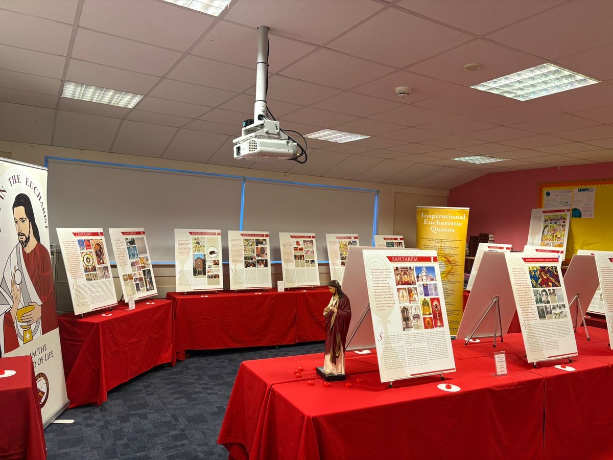 AquinasRe's tweet photo. We are blessed to welcome the Saint Carlo Acutis Relics Exhibition opening today at our school. 🙏 ❤️
Our pupils are enjoying learning about the life of a modern saint and how he used technology to share his faith. ✝️
@StThomasAqSec https://t.co/uCvq4wM6GS
