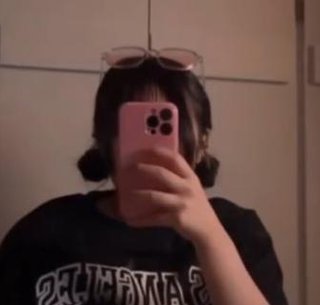 teense's tweet image. 花はなぜですか？ ✊