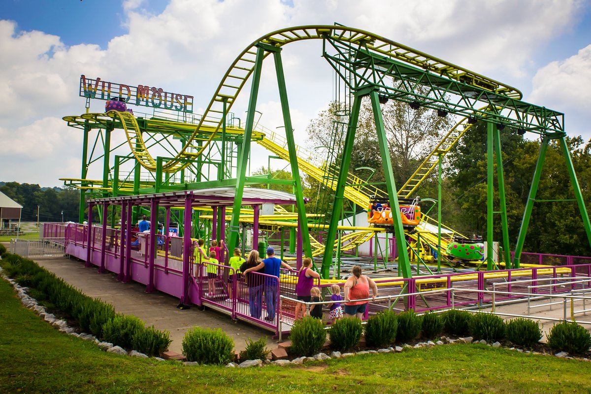 BeechBendPark's tweet photo. Sharp turns, big laughs, and a ride you’ll never forget 🎢😆 The Wild Mouse is ready to spin you into 2026 fun!
🎟️ Make it unlimited with a 2026 Season Pass: https://t.co/69Q08pWcLV
#BeechBend #BeechBendPark #WildMouseCoaster #KentuckyThrills #BowlingGreenKY #ThemeParkFun https://t.co/1CsOlgQCJS