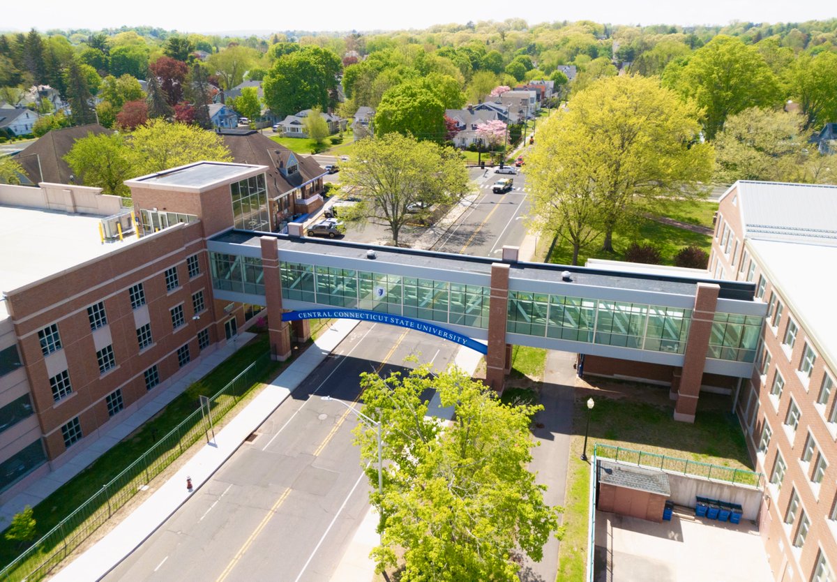CCSU's tweet image. The  ground hog may have spoken, but we're manifesting warmer weather anyway💙🔱

#WeAreCentral #groundhogday